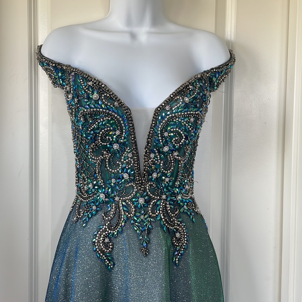 Panoply Boutique iridescent ball gown formal prom dress - Picture 4 of 13